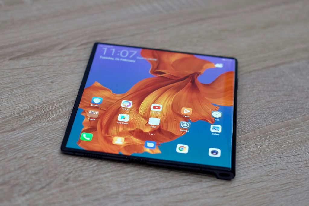Huawei Reveals Mate X: Features a foldable screen